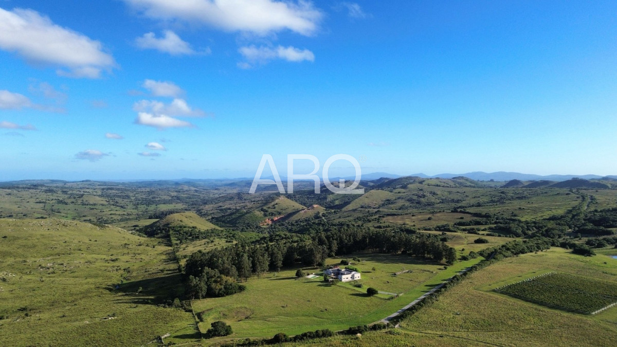 Chacra ID.663 - Se vende excepcional chacra en Villa Edén.