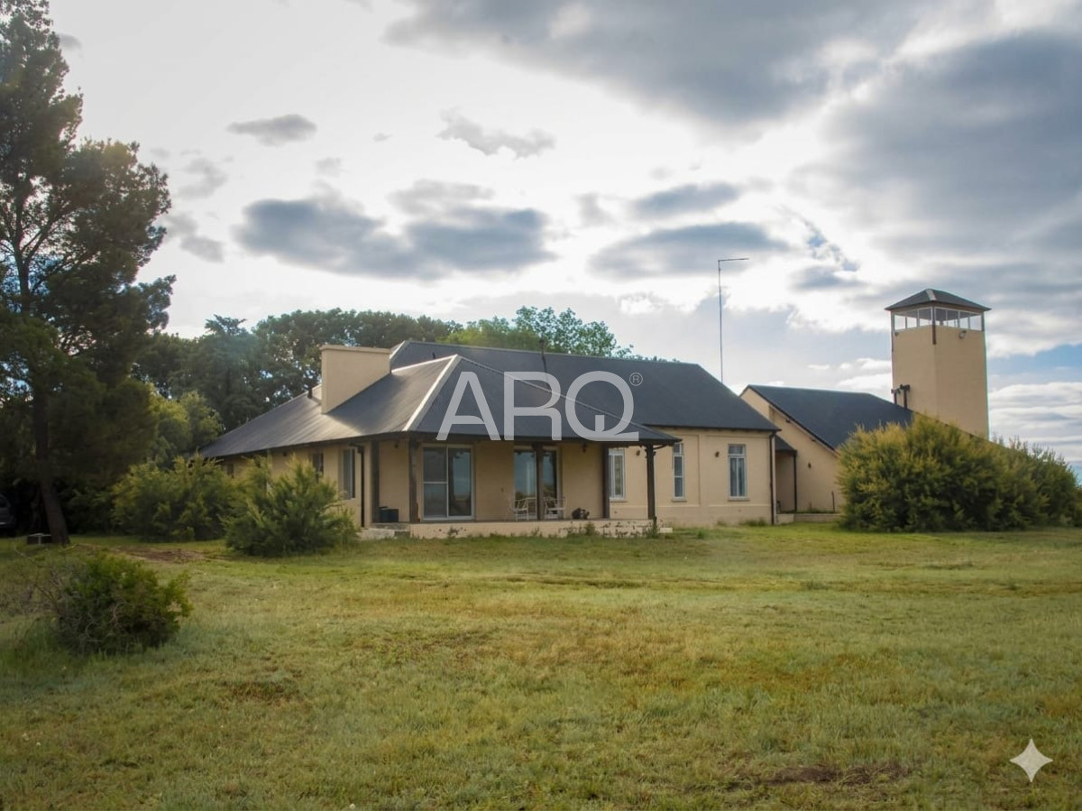 Campo Ref.618 - COTO DE CAZA de 1435 has en Bernasconi (La Pampa), Argentina