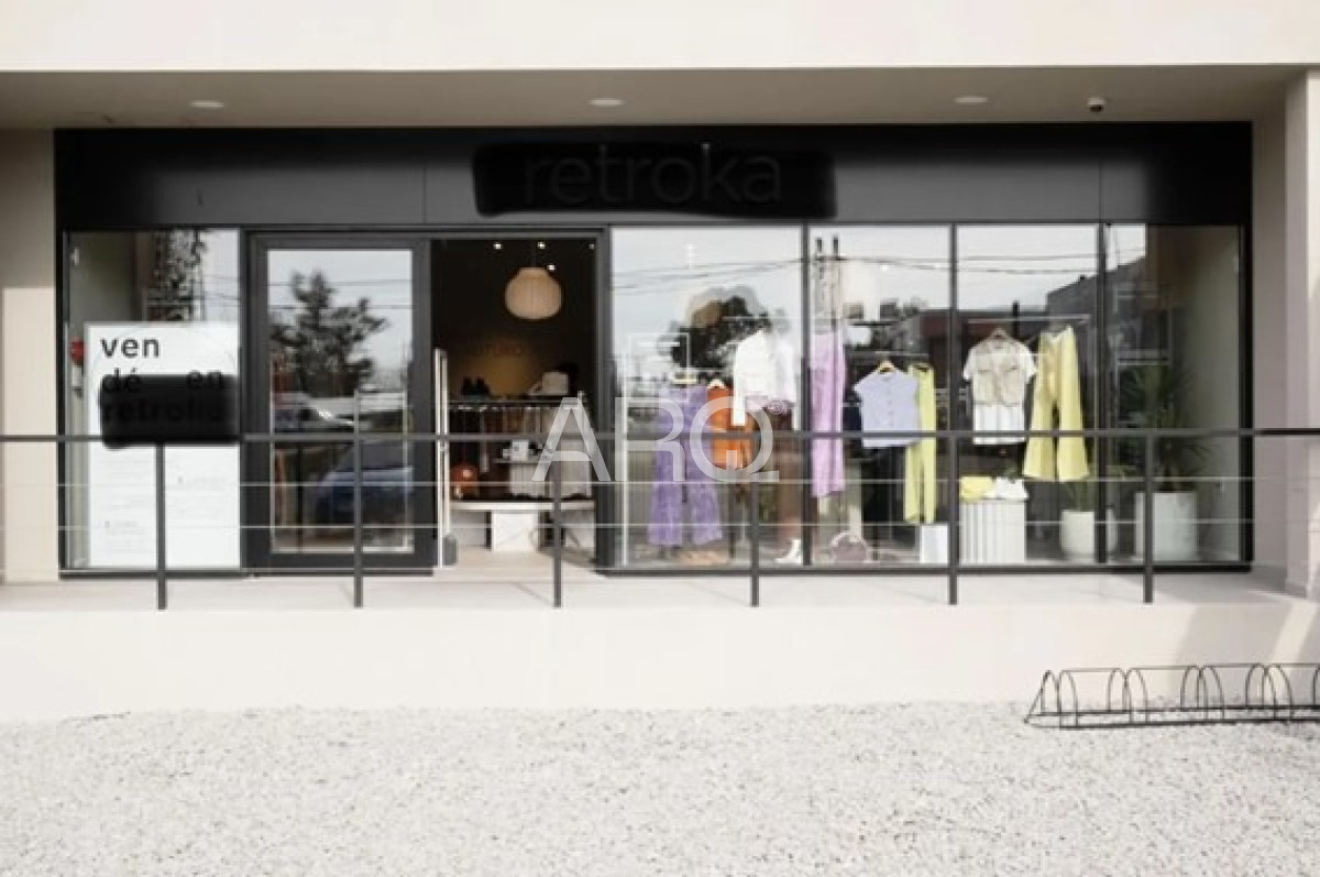 Local Comercial ID.597 - Local Comercial muy cerca del Shopping Costa Urbana.