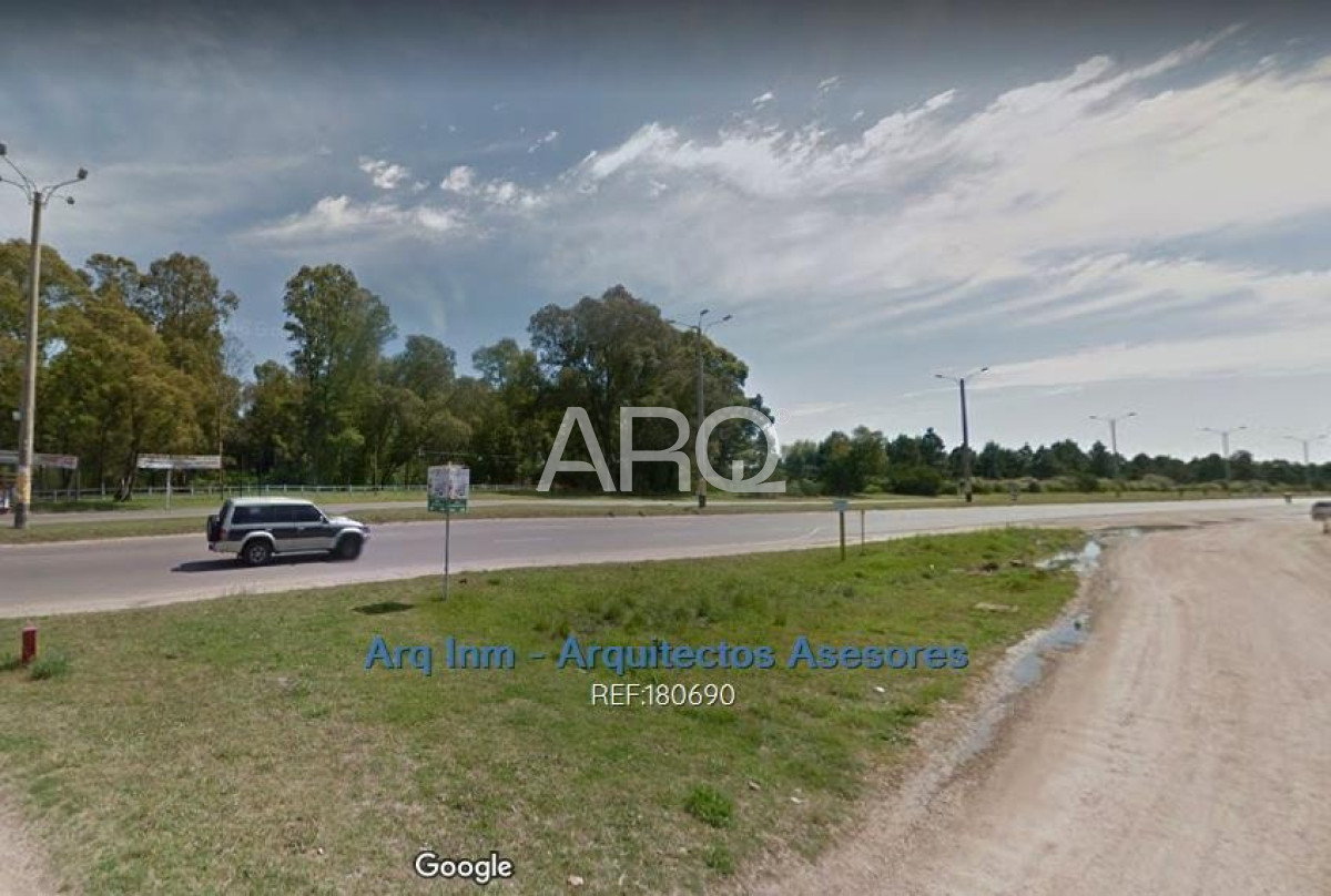 Local Comercial ID.30 - Inversores ideal zona comercial!!