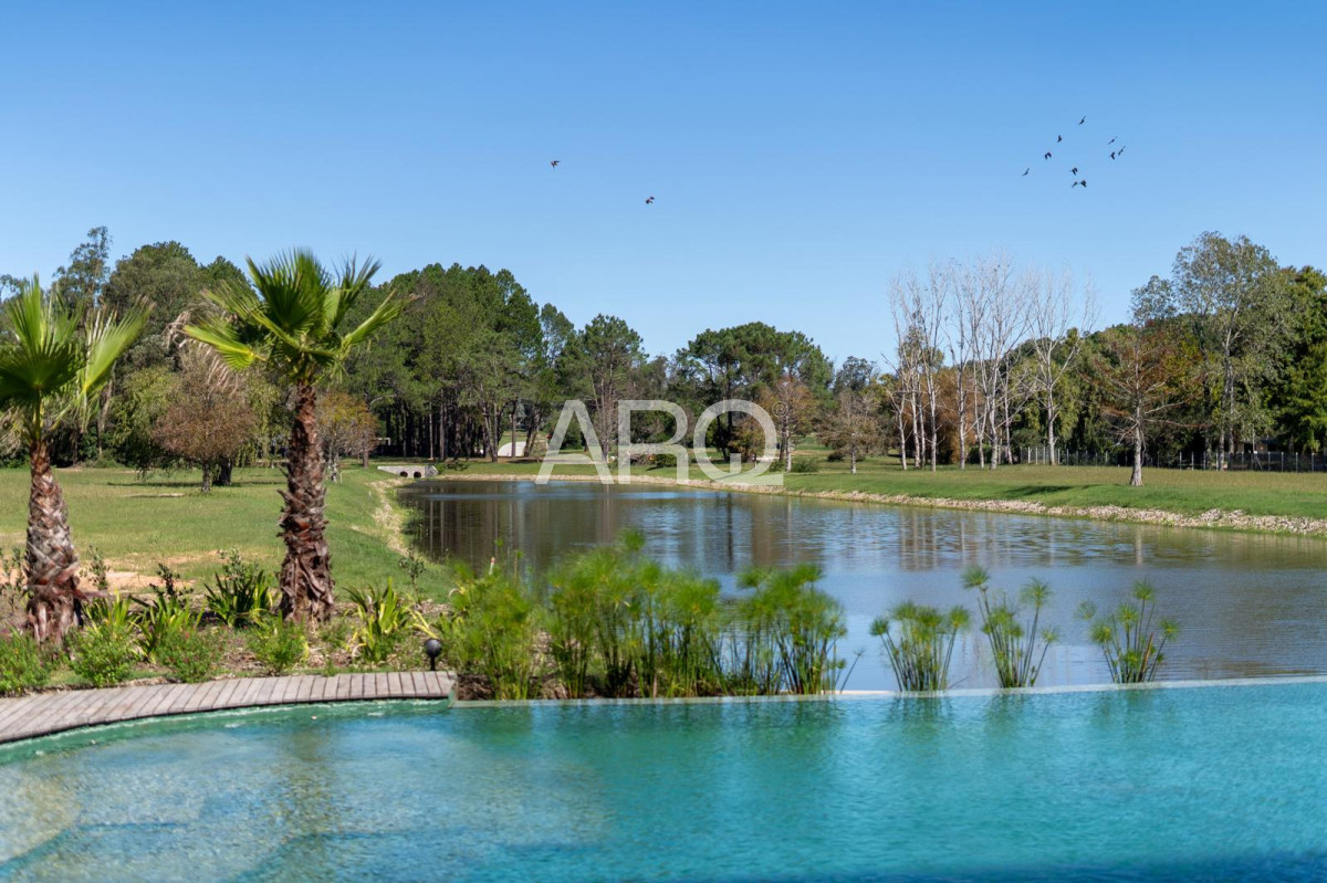 Terreno ID.668 - AURA Punta del Este: Tu refugio exclusivo entre el bosque, las lagunas y el Golf.