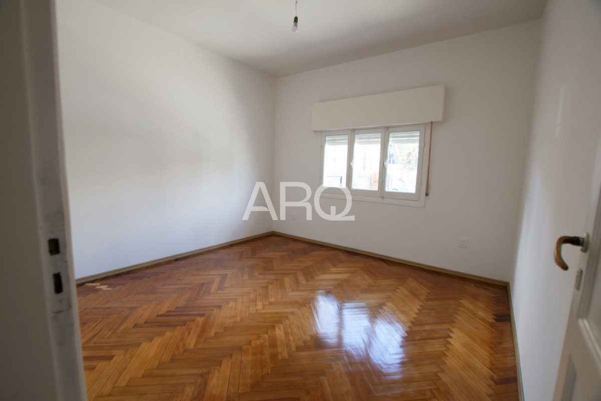 Apartamento ID.653 - Apartamento de 2 dormitorios totalmente renovado en Punta Carretas.