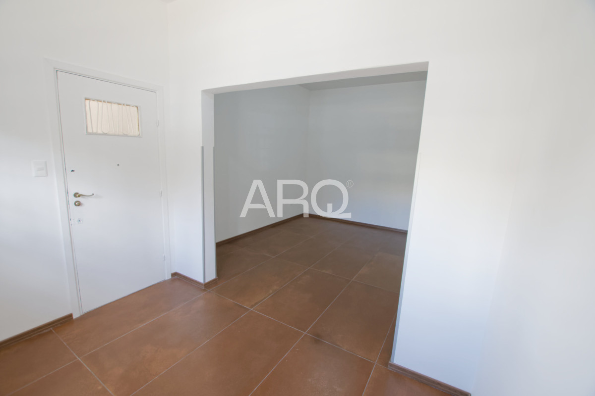 Apartamento ID.653 - Apartamento de 2 dormitorios totalmente renovado en Punta Carretas.