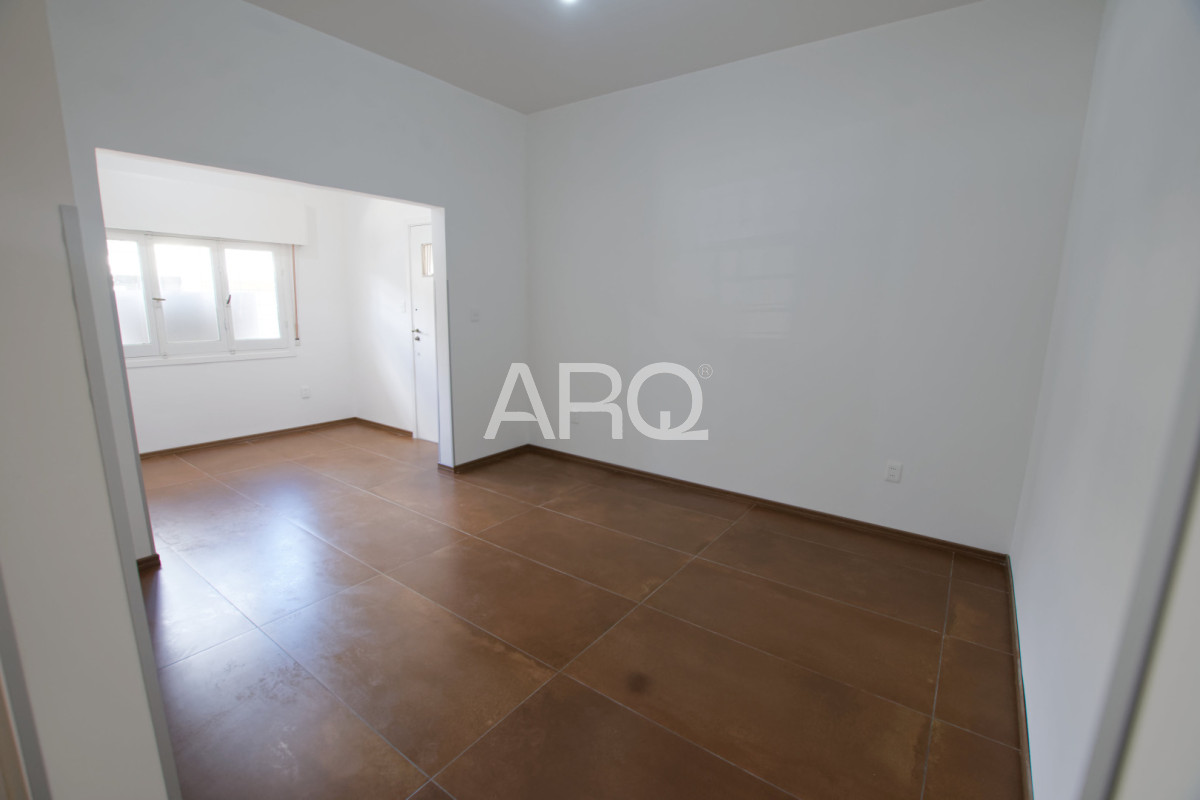 Apartamento ID.653 - Apartamento de 2 dormitorios totalmente renovado en Punta Carretas.