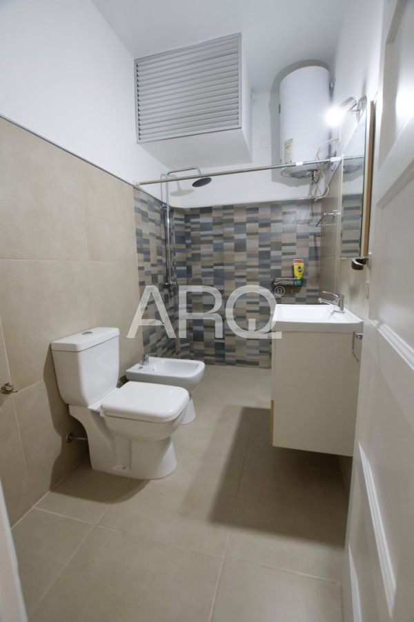 Apartamento ID.653 - Apartamento de 2 dormitorios totalmente renovado en Punta Carretas.
