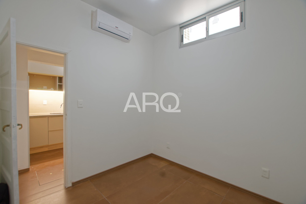 Apartamento ID.653 - Apartamento de 2 dormitorios totalmente renovado en Punta Carretas.