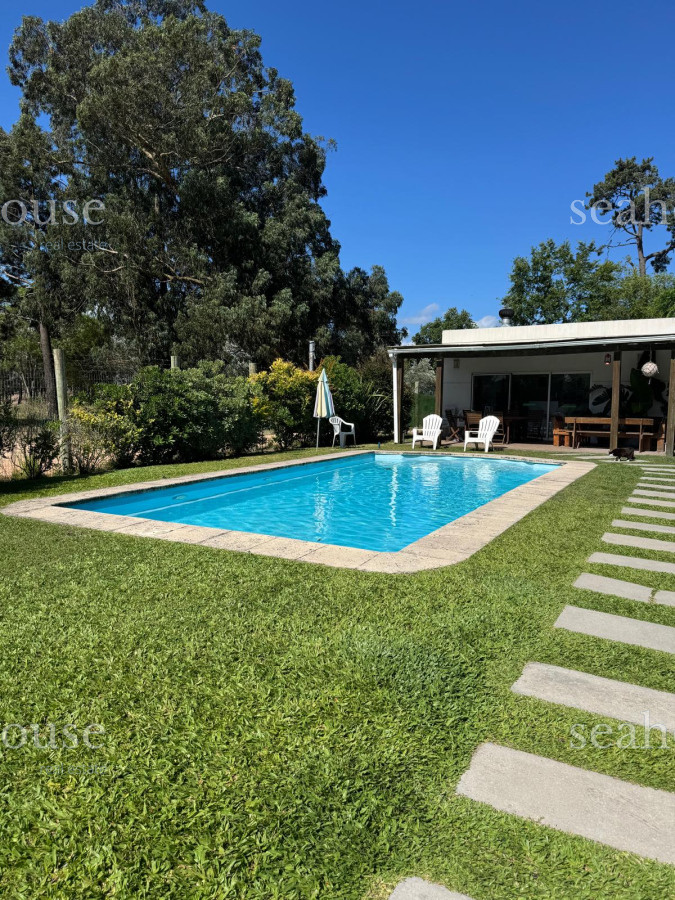Casa Ref.1136 - Espectacular casa en venta Barrio Cordoba , Punta del Este, cerca de colegios, zona comercial y a 5 minutos de la playa