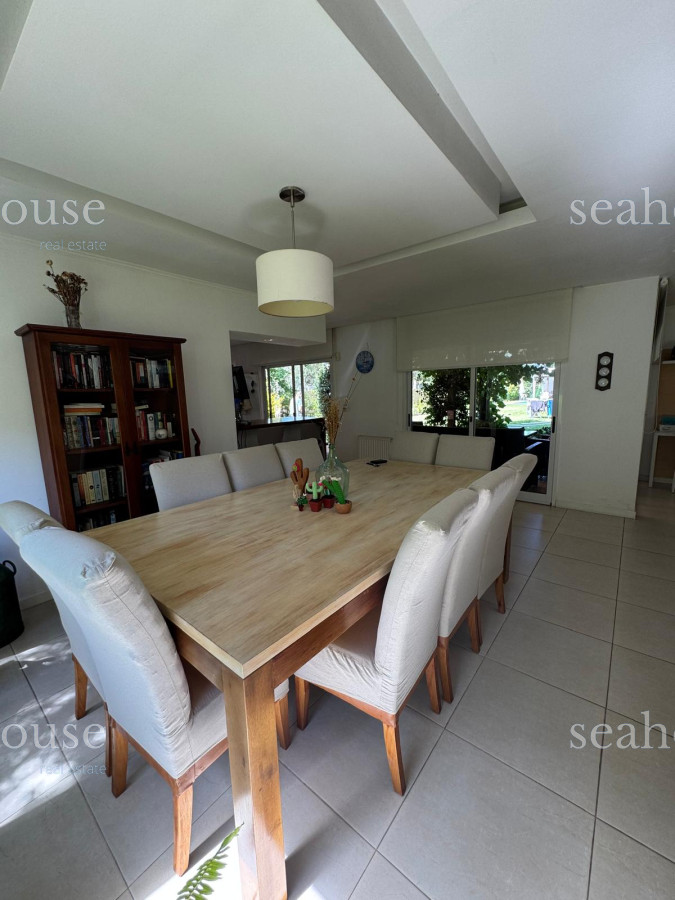 Casa Ref.1136 - Espectacular casa en venta Barrio Cordoba , Punta del Este, cerca de colegios, zona comercial y a 5 minutos de la playa