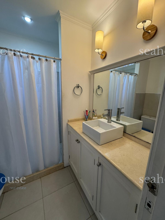 Casa Ref.1136 - Espectacular casa en venta Barrio Cordoba , Punta del Este, cerca de colegios, zona comercial y a 5 minutos de la playa