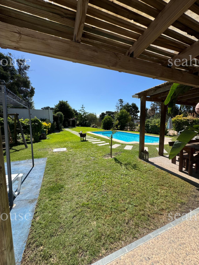 Casa Ref.1136 - Espectacular casa en venta Barrio Cordoba , Punta del Este, cerca de colegios, zona comercial y a 5 minutos de la playa