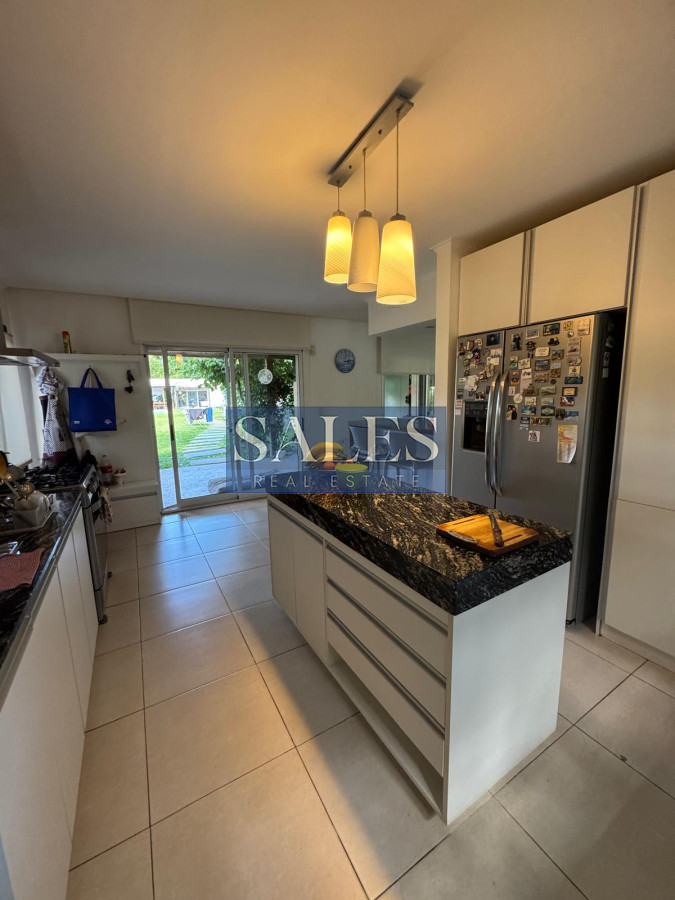 Casa ID.1107 - Espectacular casa en venta Barrio Cordoba , Punta del Este, cerca de colegios, zona comercial y a 5 minutos de la playa