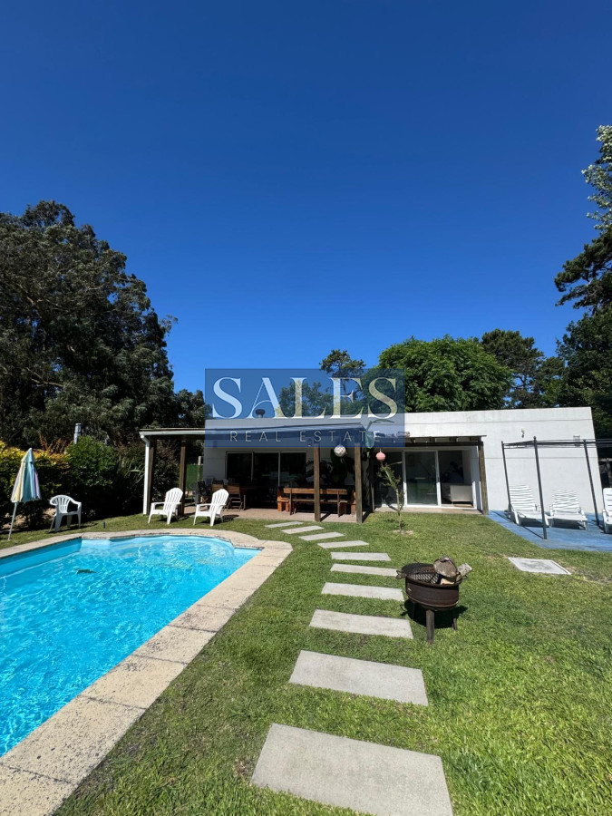 Casa ID.1107 - Espectacular casa en venta Barrio Cordoba , Punta del Este, cerca de colegios, zona comercial y a 5 minutos de la playa