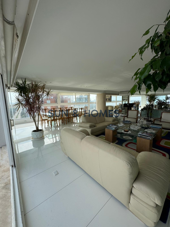 Apartamento ID.290 - Hermoso Penthouse con los mejores atardeceres de Playa Mansa y la mejor vista al mar