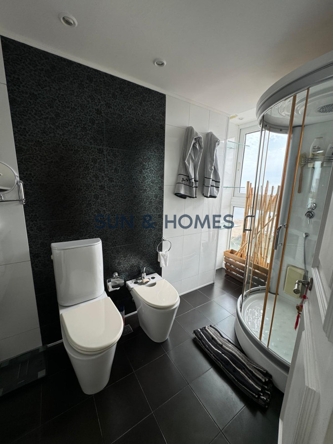 Apartamento ID.290 - Hermoso Penthouse con los mejores atardeceres de Playa Mansa y la mejor vista al mar