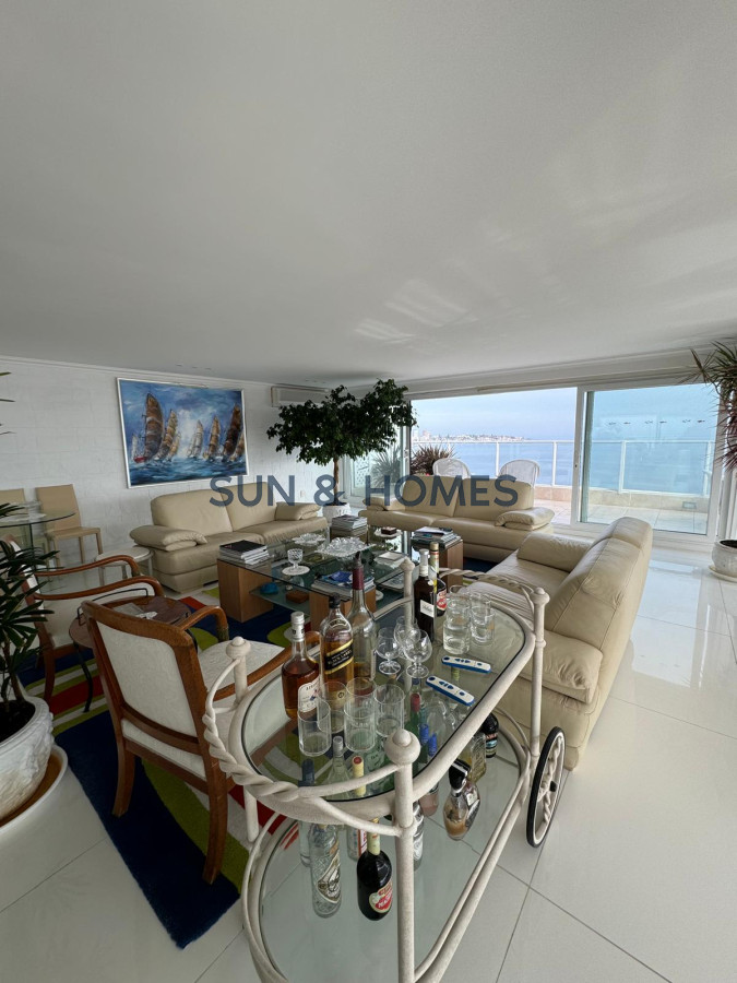 Apartamento ID.290 - Hermoso Penthouse con los mejores atardeceres de Playa Mansa y la mejor vista al mar