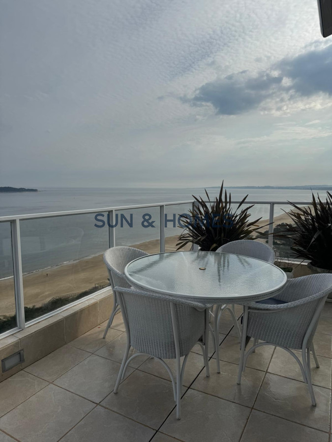 Apartamento ID.290 - Hermoso Penthouse con los mejores atardeceres de Playa Mansa y la mejor vista al mar