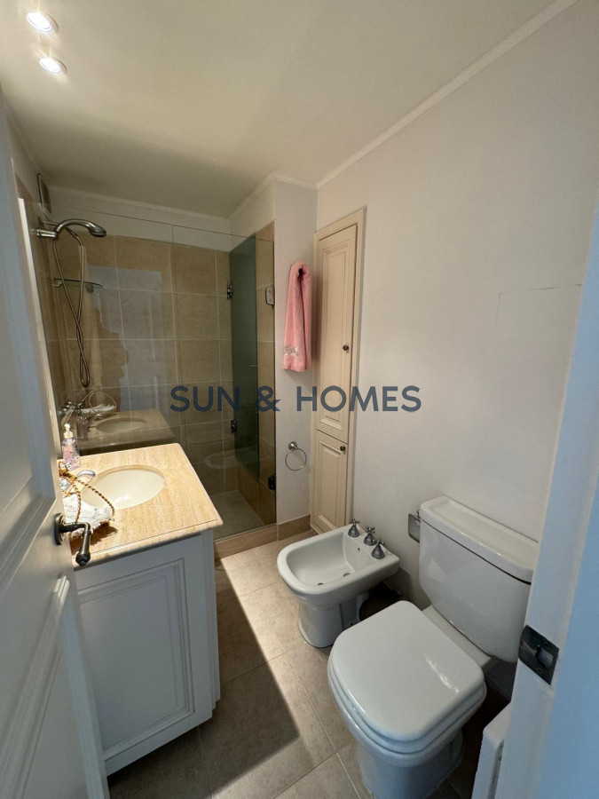Apartamento ID.290 - Hermoso Penthouse con los mejores atardeceres de Playa Mansa y la mejor vista al mar