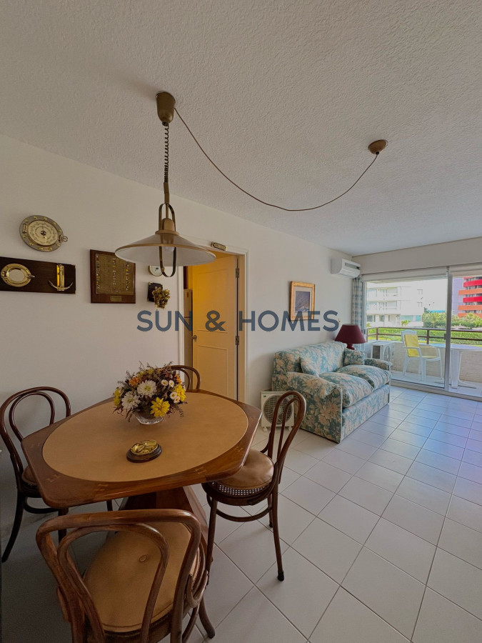 Apartamento ID.444 - Oportunidad apartamento en venta a 2 cuadras de Playa Brava y 3 de Playa Mansa