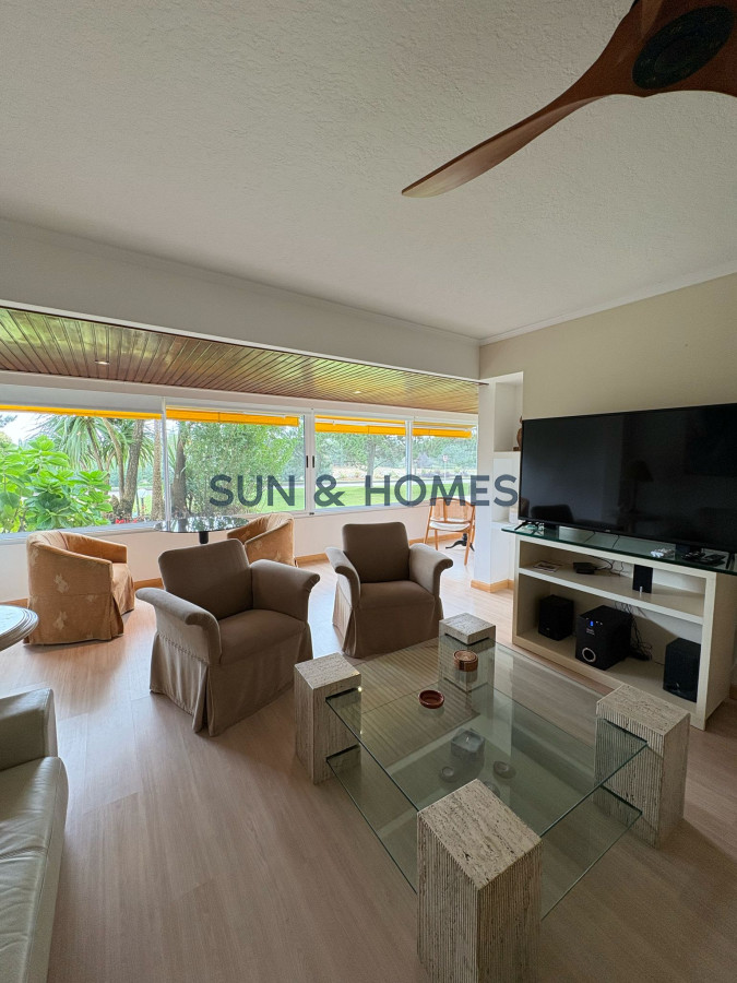 Apartamento ID.436 - Espectacular apartamento en venta tipo casa en frente a la playa en unas de las zonas mas lindas de Punta del Este 