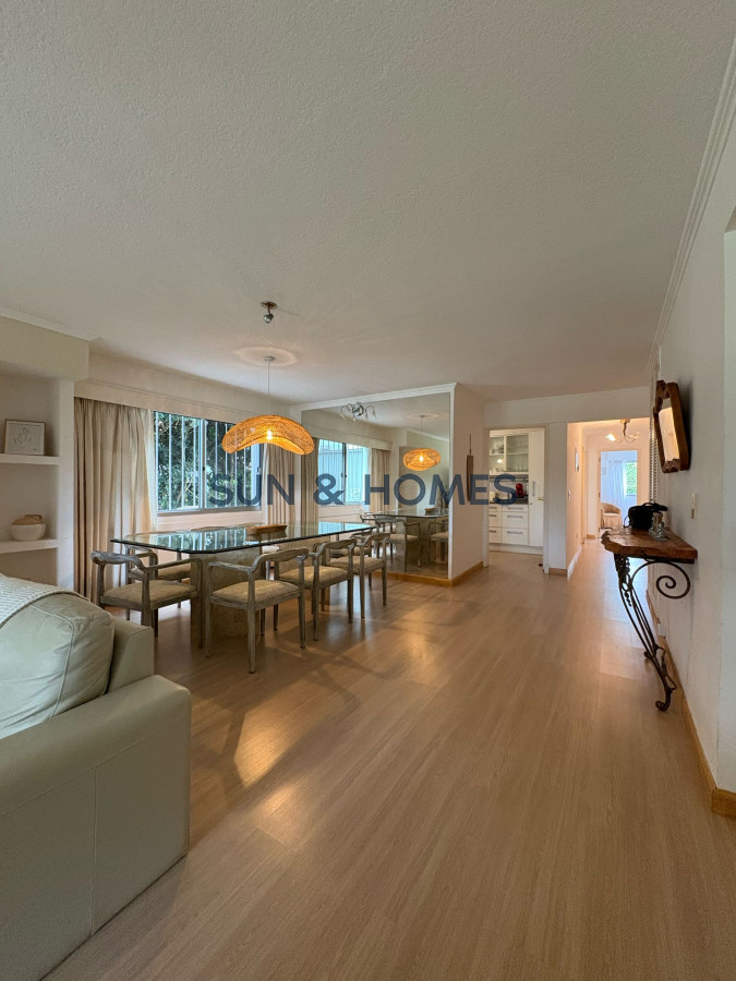 Apartamento ID.436 - Espectacular apartamento en venta tipo casa en frente a la playa en unas de las zonas mas lindas de Punta del Este 