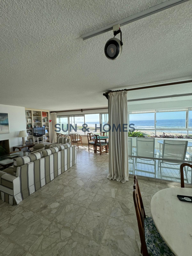 Apartamento ID.260 - Espectacular y exclusivo apartamento en venta con la mejor vista al mar y al amanecer en Punta del Este 