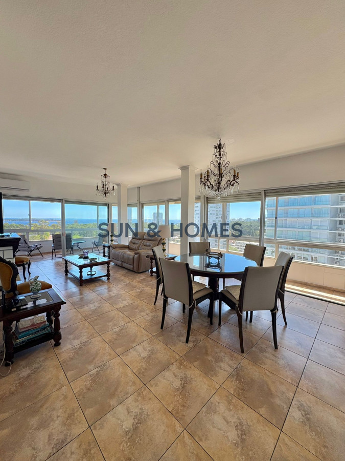 Apartamento ID.528 - Divino Penthouse en venta sobre Roosevelt de 2 dormitorios