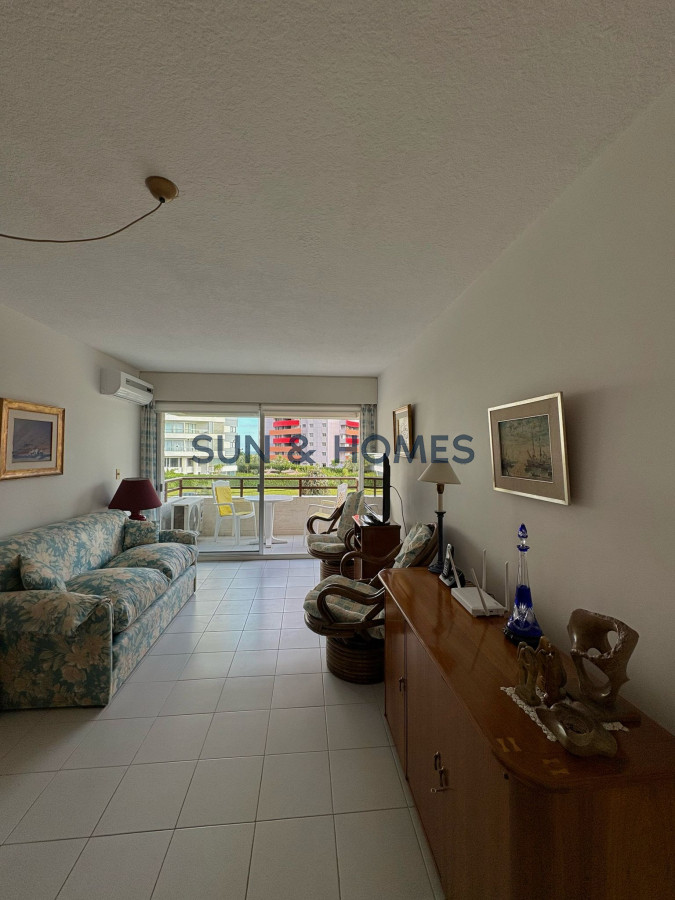 Apartamento ID.444 - Oportunidad apartamento en venta a 2 cuadras de Playa Brava y 3 de Playa Mansa