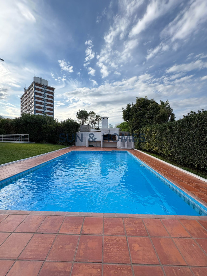 Apartamento ID.444 - Oportunidad apartamento en venta a 2 cuadras de Playa Brava y 3 de Playa Mansa