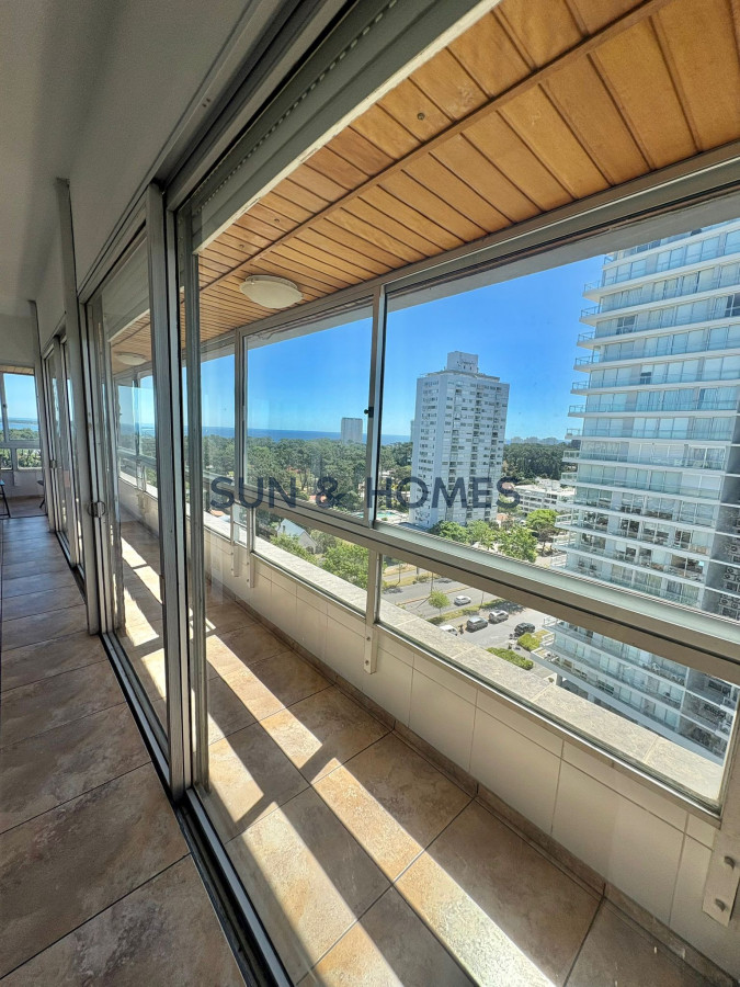 Apartamento ID.528 - Divino Penthouse en venta sobre Roosevelt de 2 dormitorios
