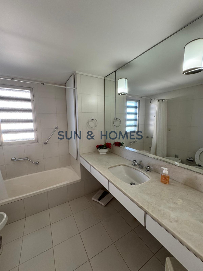 Apartamento ID.260 - Espectacular y exclusivo apartamento en venta con la mejor vista al mar y al amanecer en Punta del Este 