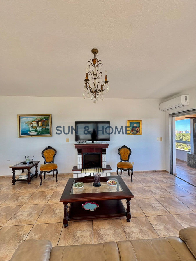 Apartamento ID.528 - Divino Penthouse en venta sobre Roosevelt de 2 dormitorios