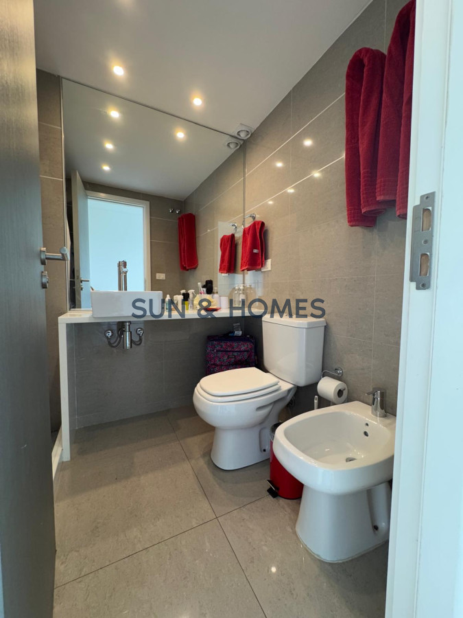 Apartamento ID.345 - Espectacular apartamento en venta en Alexander Boulevard de dos dormitorios , Punta del Este