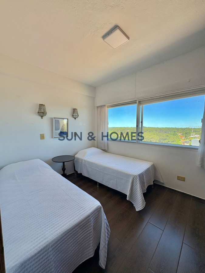 Apartamento ID.528 - Divino Penthouse en venta sobre Roosevelt de 2 dormitorios