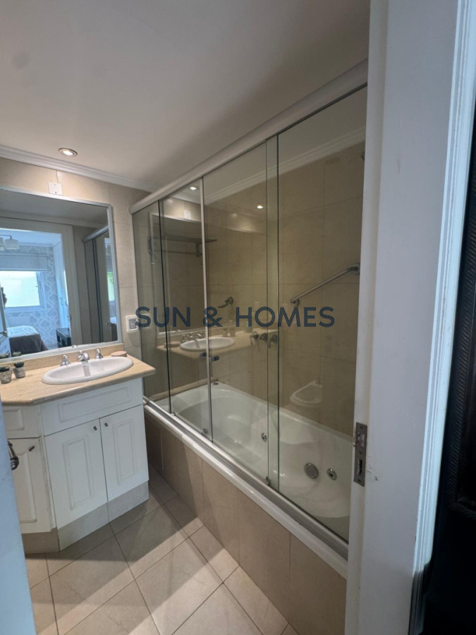 Apartamento ID.541 - OPORTUNIDAD divino apartamento con balcon y parrilla a una cuadra de la playa 