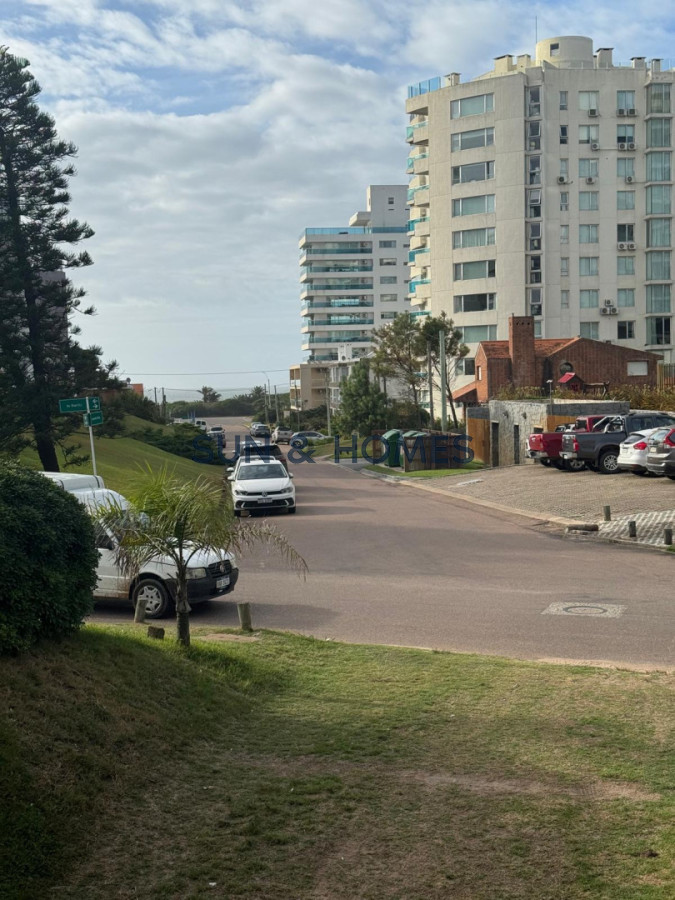 Apartamento ID.541 - OPORTUNIDAD divino apartamento con balcon y parrilla a una cuadra de la playa 