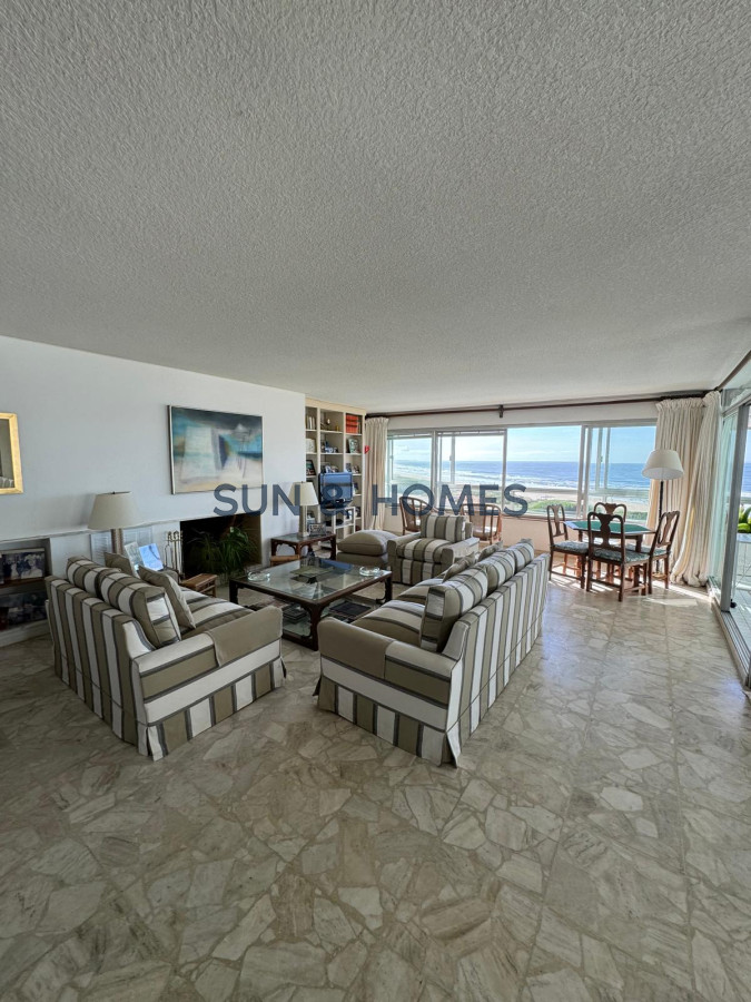 Apartamento ID.260 - Espectacular y exclusivo apartamento en venta con la mejor vista al mar y al amanecer en Punta del Este 
