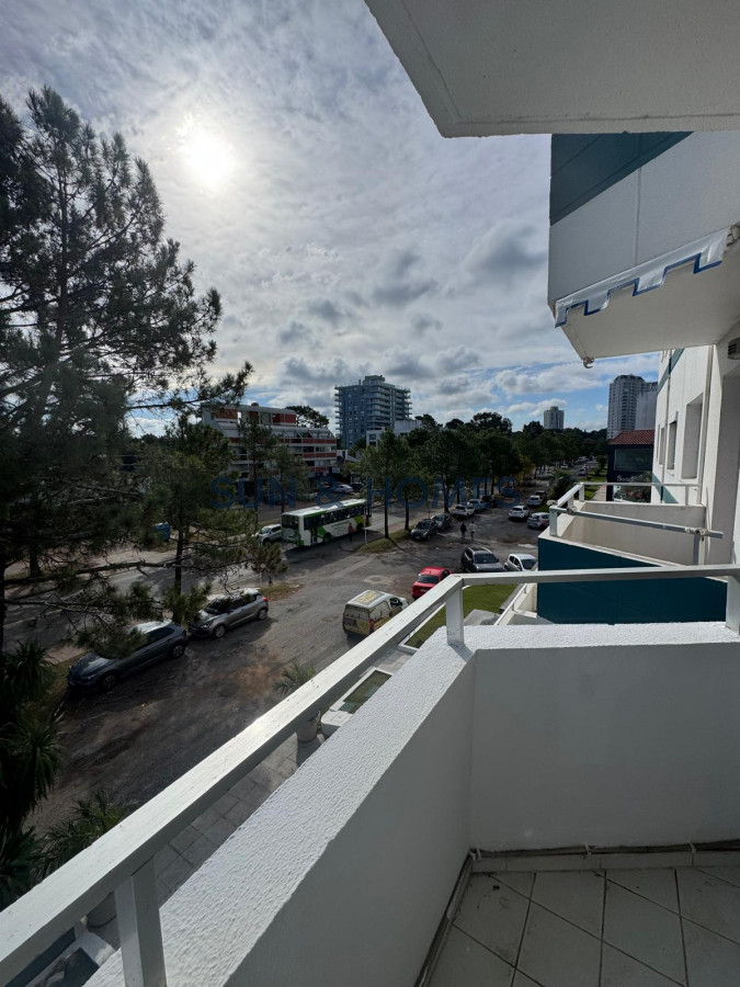 Apartamento ID.438 - Espectacular apto en venta en OPORTUNIDAD en Aidy Grill, Punta del Este CON EXCELENTE SOL
