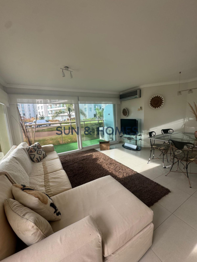 Apartamento ID.541 - OPORTUNIDAD divino apartamento con balcon y parrilla a una cuadra de la playa 