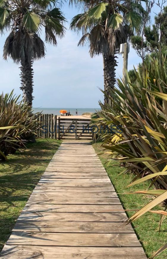 Casa ID.99 - Espectacular casa en barrio cerrado Terrazas del Cultural en Manantiales Punta del Este 