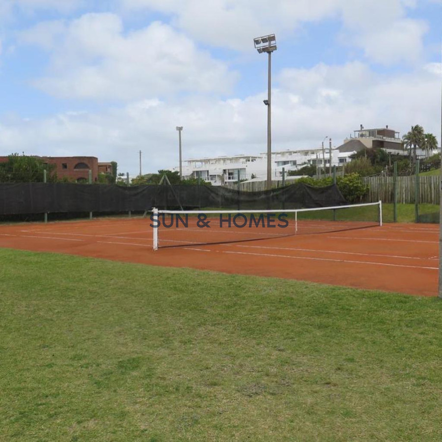 Casa ID.99 - Espectacular casa en barrio cerrado Terrazas del Cultural en Manantiales Punta del Este 