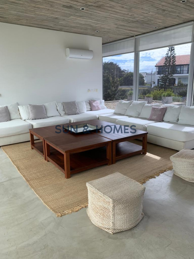 Casa ID.212 - Divina y exclusiva casa en alquiler de temporada en Barrio Cerrado en Manantiales Punta del Este.