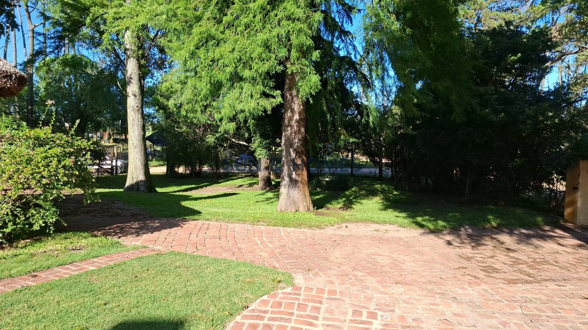 Casa ID.535 - Casa en alquiler anual en Piedras del Chileno , Punta del Este 