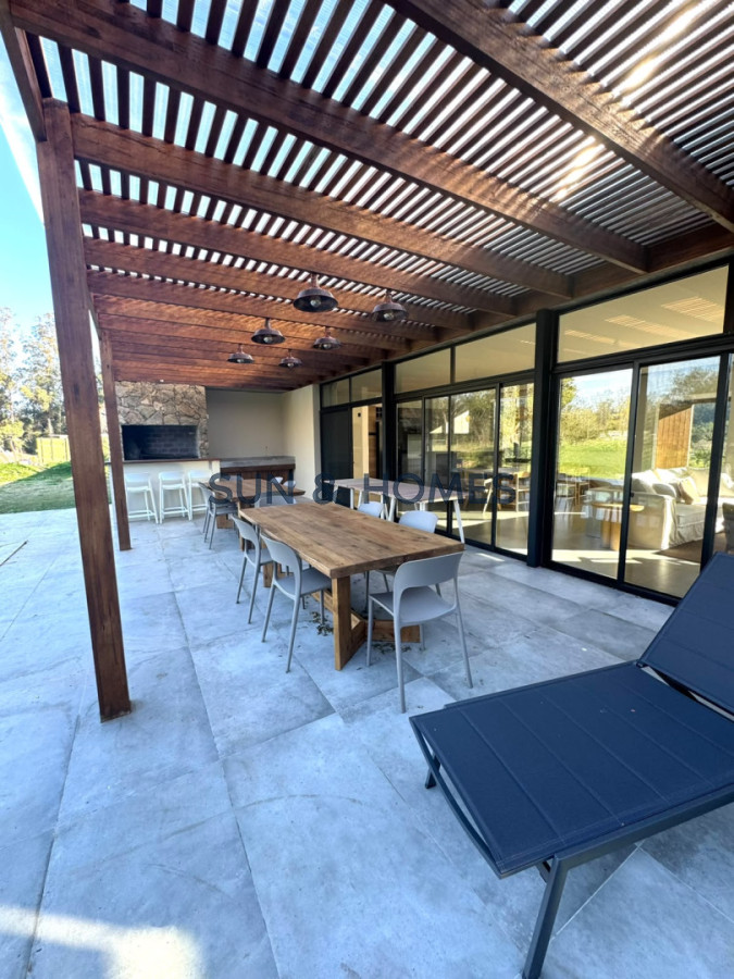 Casa ID.575 - Espectacular casa en venta en barrio cerrado La Jacinta, Punta Ballena