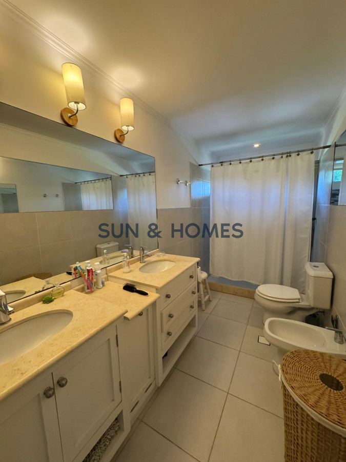Casa ID.319 - Espectacular casa en venta Barrio Cordoba , Punta del Este, cerca de colegios, zona comercial y a 5 minutos de la playa