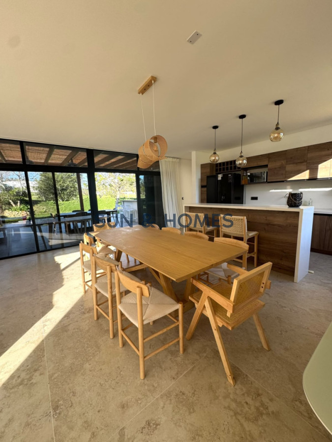 Casa ID.575 - Espectacular casa en venta en barrio cerrado La Jacinta, Punta Ballena