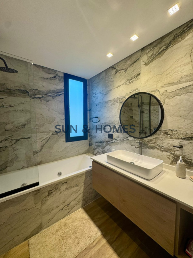 Casa ID.575 - Espectacular casa en venta en barrio cerrado La Jacinta, Punta Ballena