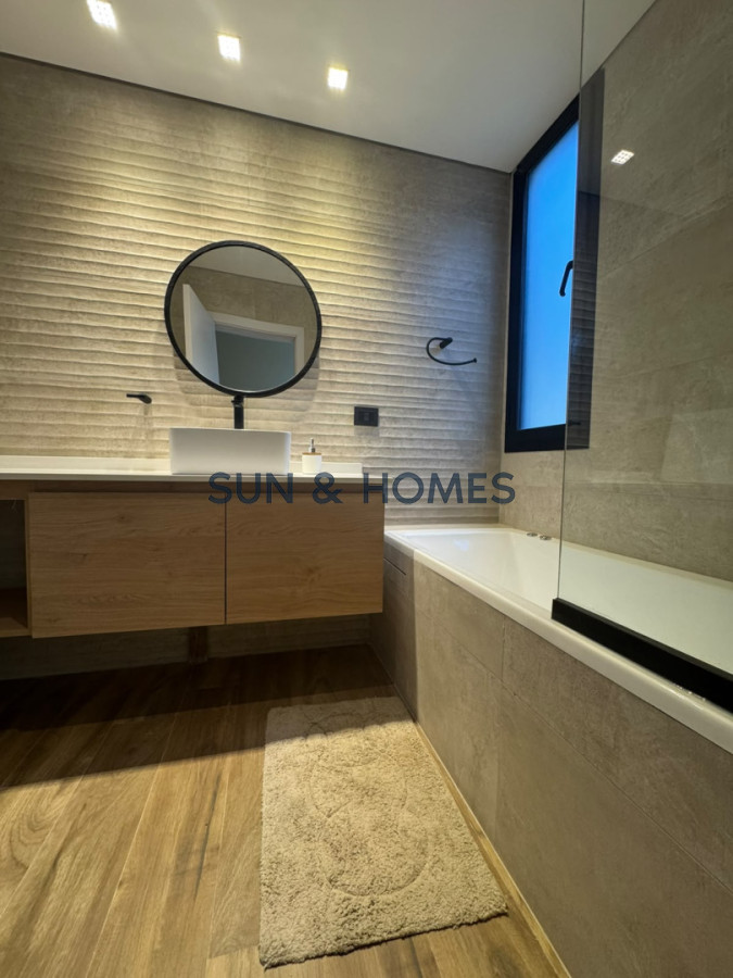 Casa ID.575 - Espectacular casa en venta en barrio cerrado La Jacinta, Punta Ballena