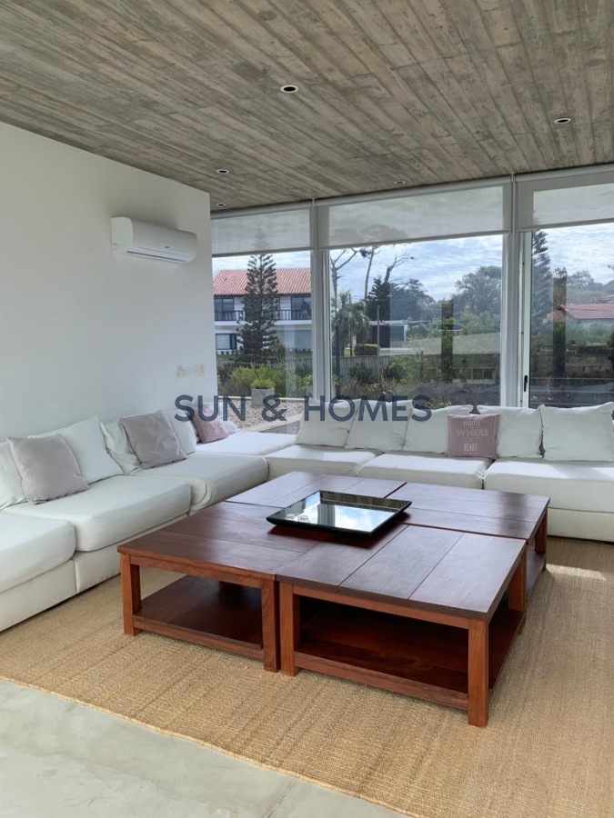 Casa ID.212 - Divina y exclusiva casa en alquiler de temporada en Barrio Cerrado en Manantiales Punta del Este.