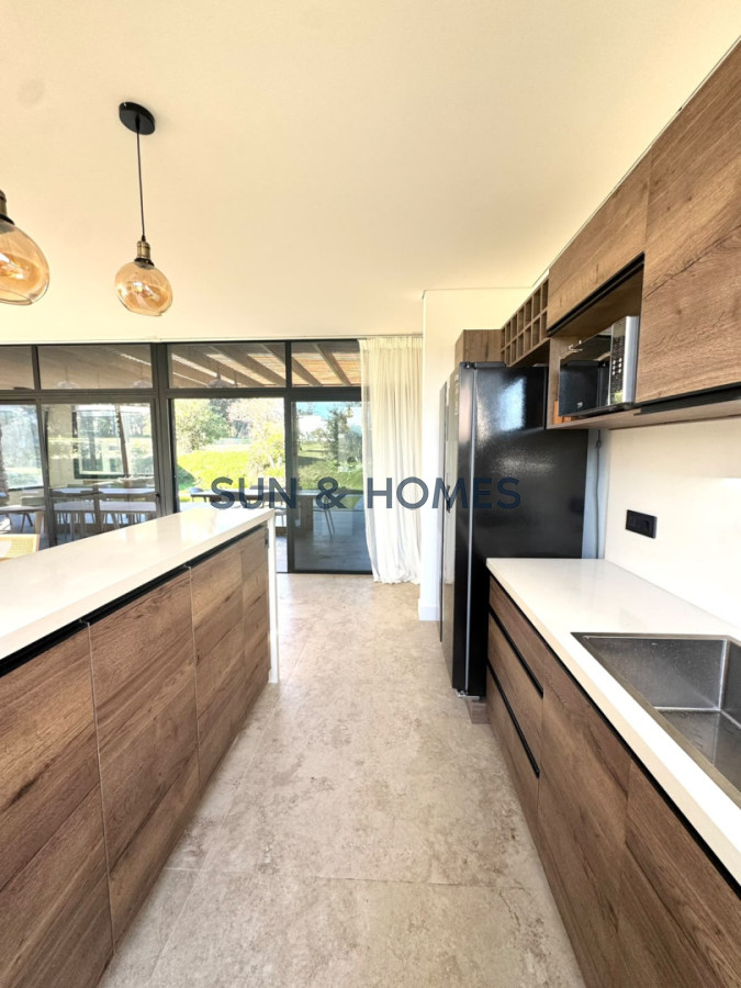 Casa ID.575 - Espectacular casa en venta en barrio cerrado La Jacinta, Punta Ballena