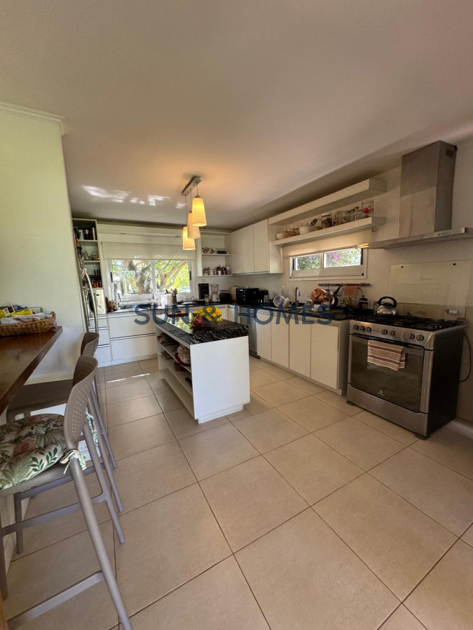 Casa ID.319 - Espectacular casa en venta Barrio Cordoba , Punta del Este, cerca de colegios, zona comercial y a 5 minutos de la playa
